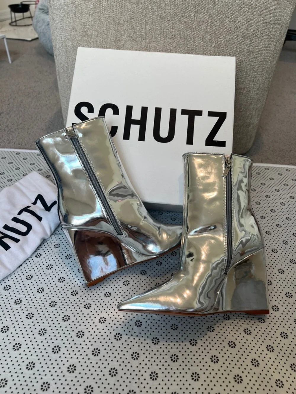 SCHUTZ reposhing this